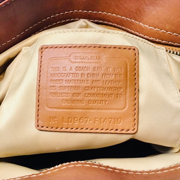 Coach Optic Signature Zoe L0967 F14710 Preowned - Picture 10 of 14